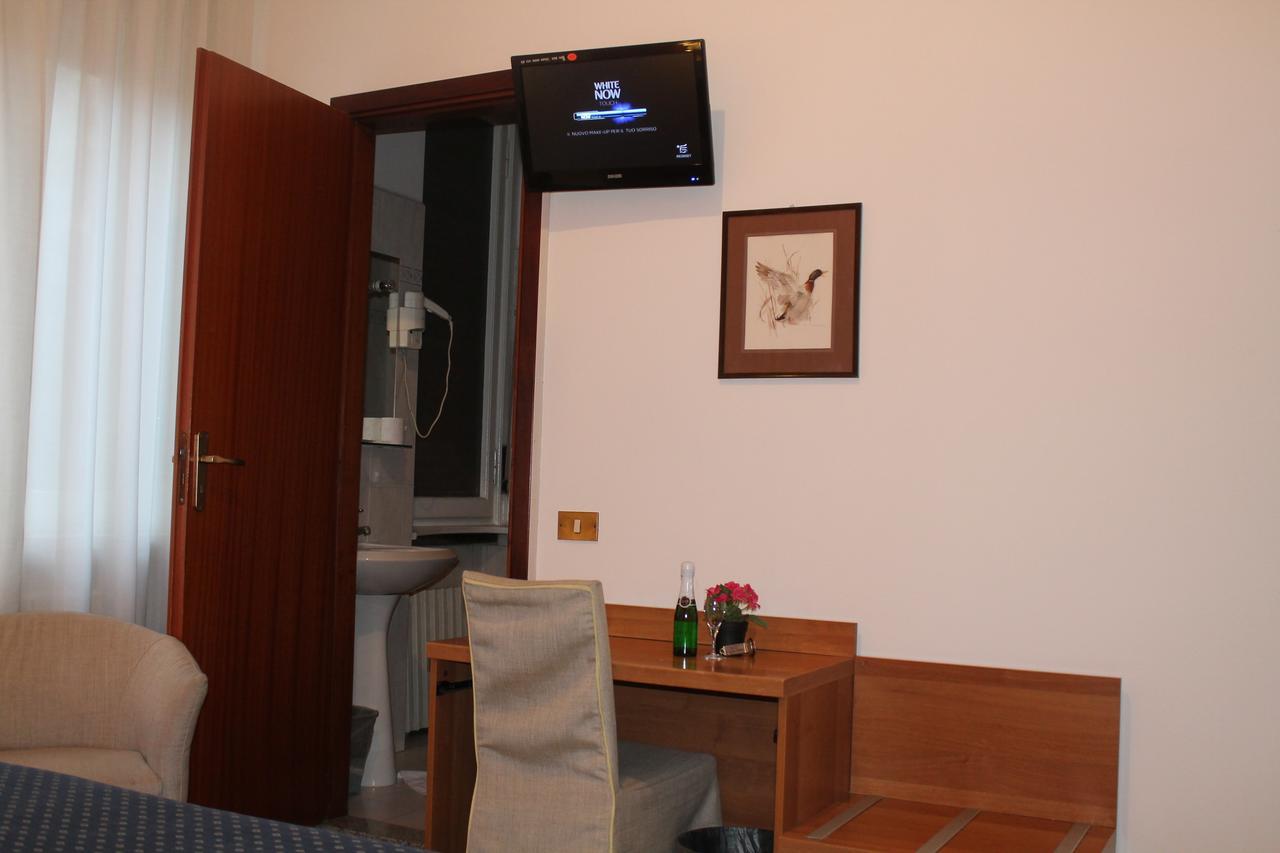 Hotel La Pace Milánó Kültér fotó