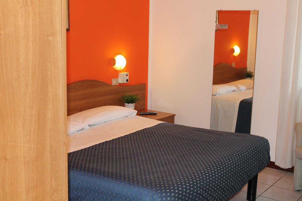 Hotel La Pace Milánó Kültér fotó