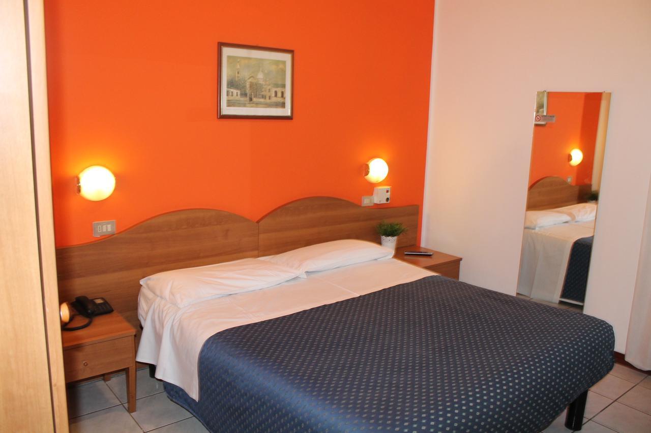 Hotel La Pace Milánó Kültér fotó