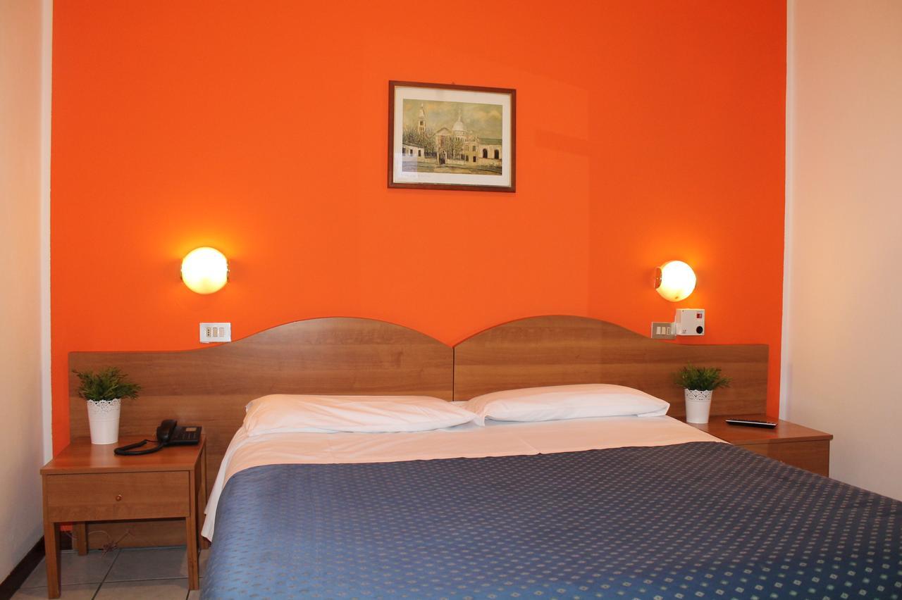Hotel La Pace Milánó Kültér fotó