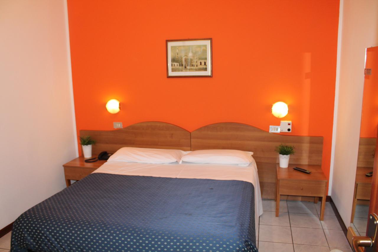Hotel La Pace Milánó Kültér fotó