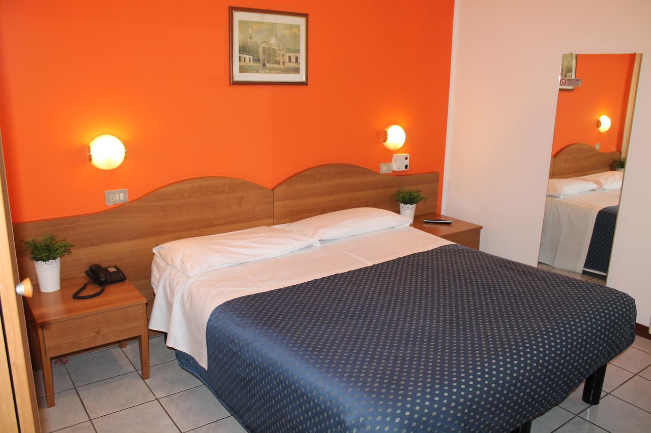 Hotel La Pace Milánó Kültér fotó