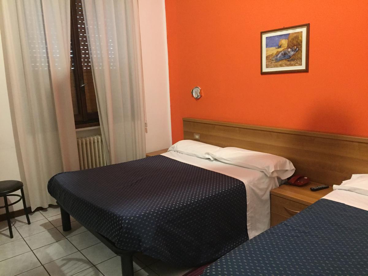Hotel La Pace Milánó Kültér fotó