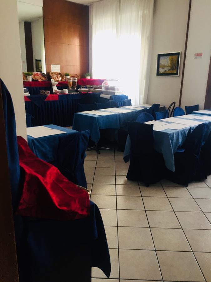 Hotel La Pace Milánó Kültér fotó